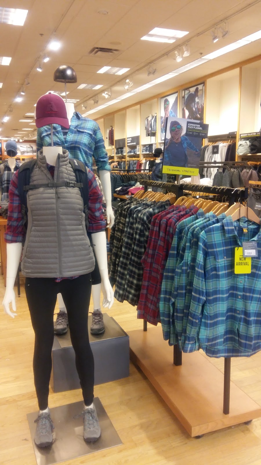 Eddie Bauer | 11100 51 Ave NW, Edmonton, AB T6H 4M6, Canada | Phone: (780) 437-1155