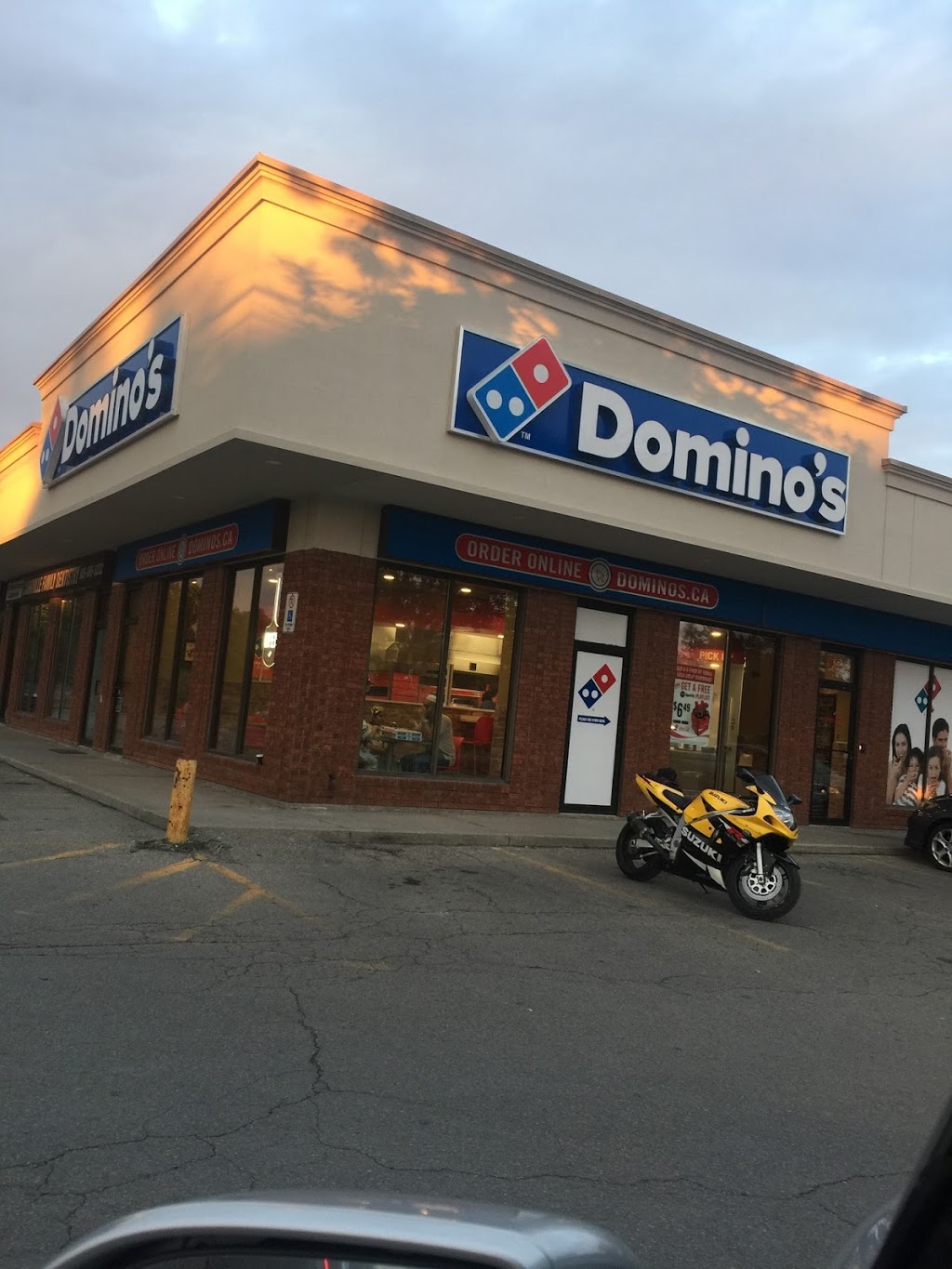 Dominos | 361 Carrville Rd, Richmond Hill, ON L4C 6E4, Canada | Phone: (905) 764-6464