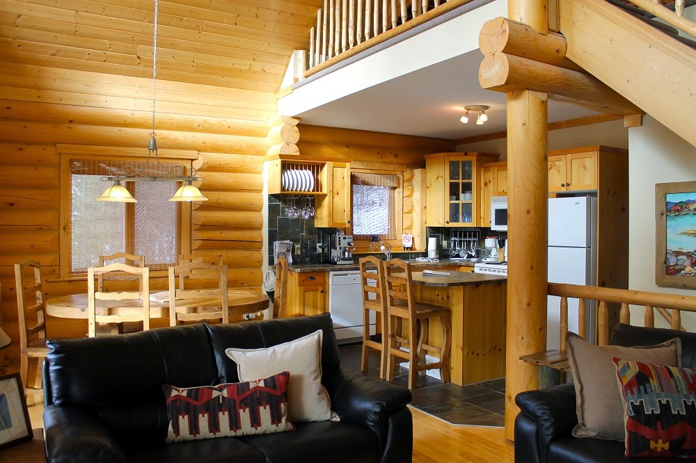 High Country Properties Vacation Rentals | 526 13th St, Invermere, BC V0A 1K0, Canada | Phone: (800) 665-1801