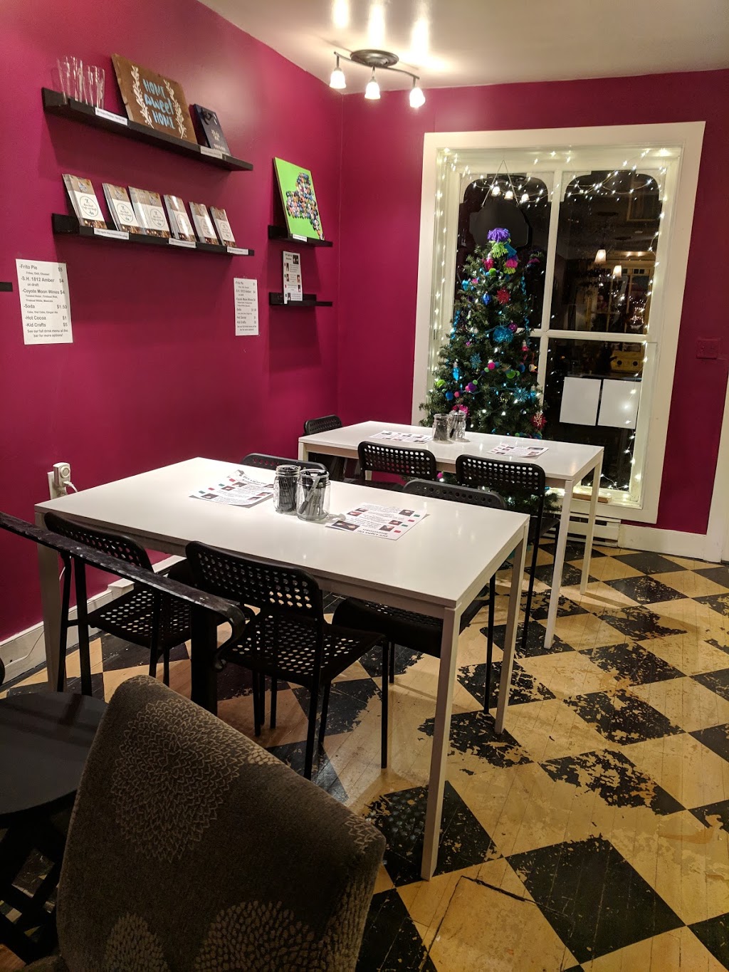 Main Street Crafts and Drafts | 201 W Main St, Sackets Harbor, NY 13685, USA | Phone: (315) 646-7146
