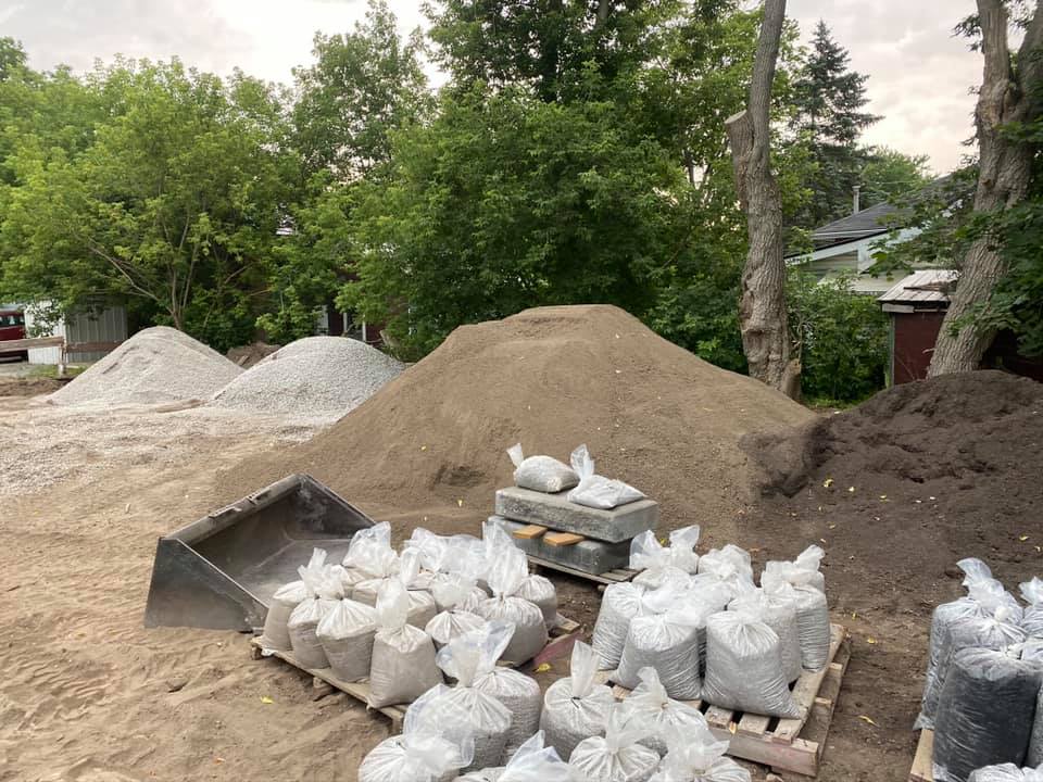 Emerald Green Landscape Supply | 103 Queen St, Lindsay, ON K9V 1G7, Canada | Phone: (705) 304-1341