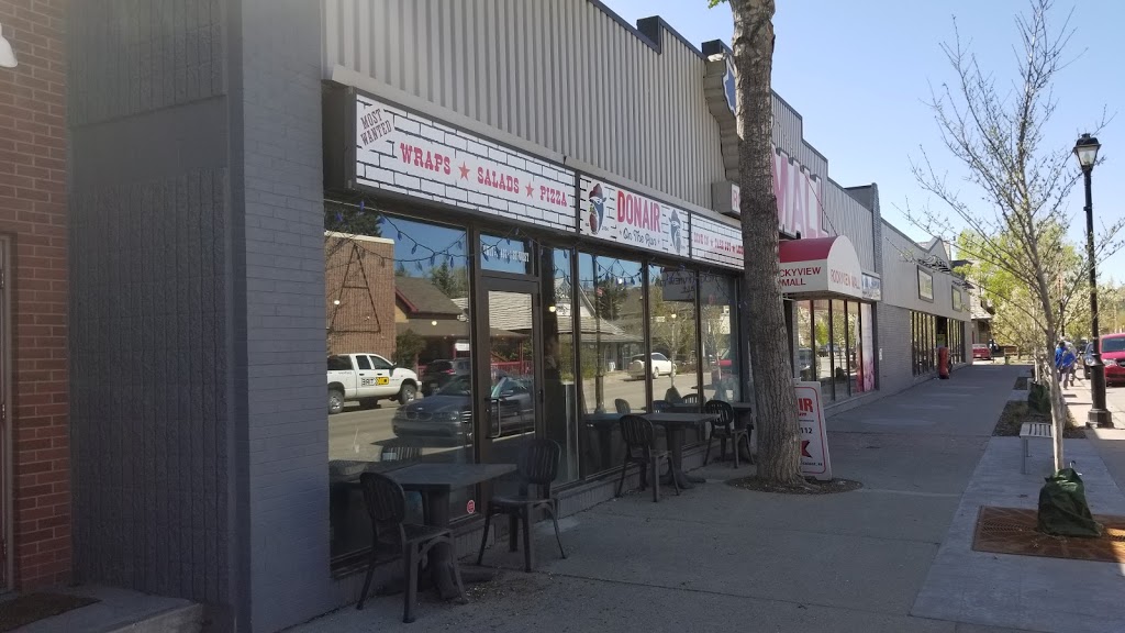 Donair On The Run | 407 1 St W, Cochrane, AB T4C 1X8, Canada | Phone: (403) 932-2112