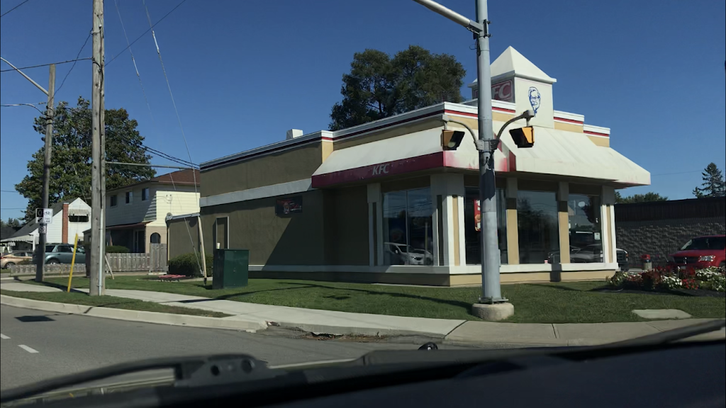 KFC | 79 Charing Cross St, Brantford, ON N3R 2H5, Canada | Phone: (519) 752-4601