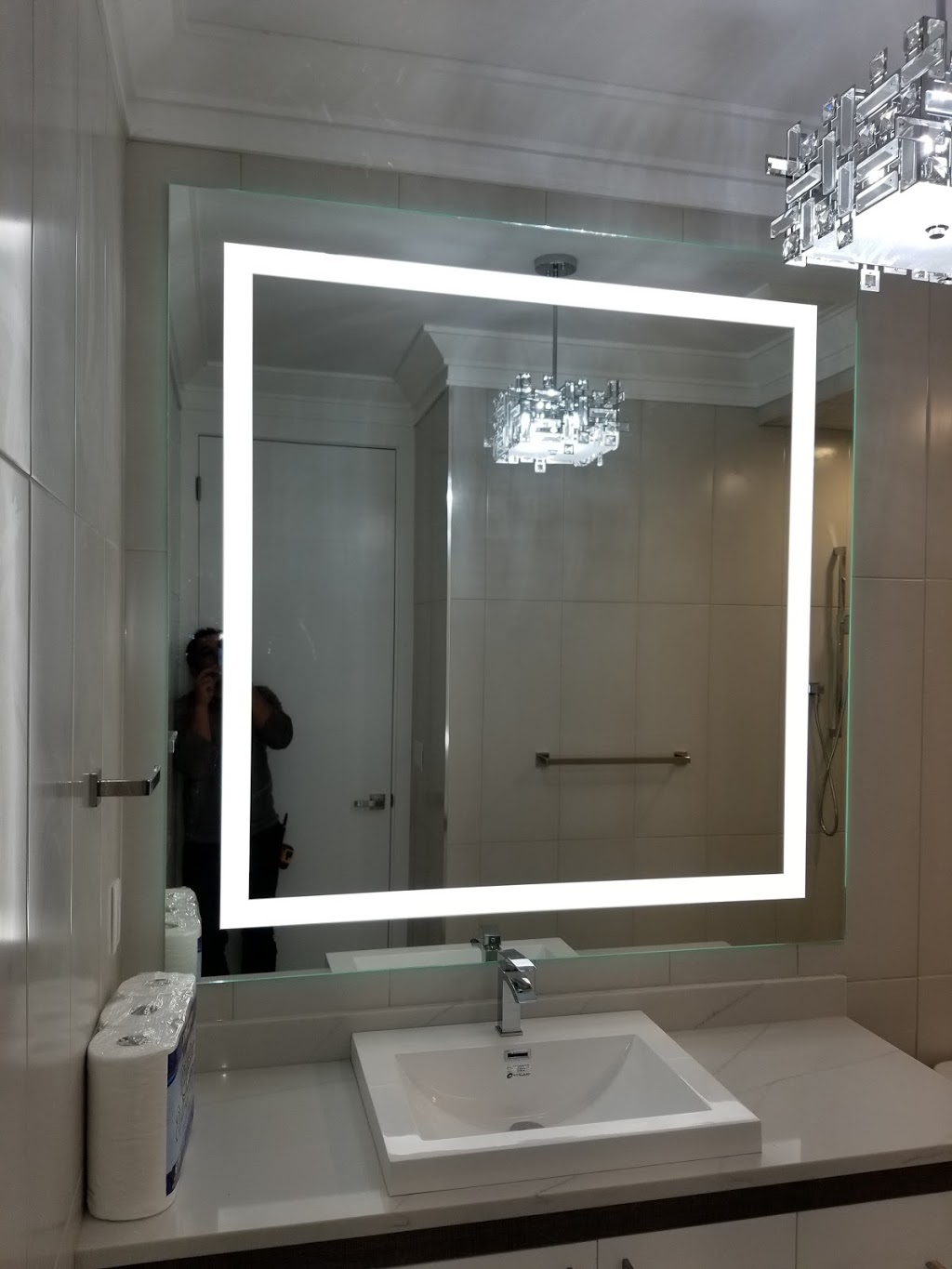 Fine Glass & Shower Doors | 8136 130 St #105, Surrey, BC V3W 8J9, Canada | Phone: (604) 716-1734