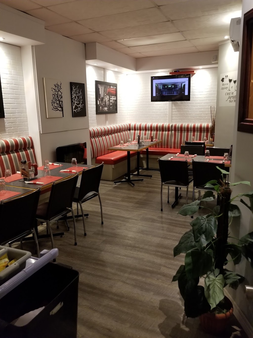 Pizzeria 67 | 4447 Boulevard Guillaume-Couture, Lévis, QC G6W 6M9, Canada | Phone: (418) 837-6767