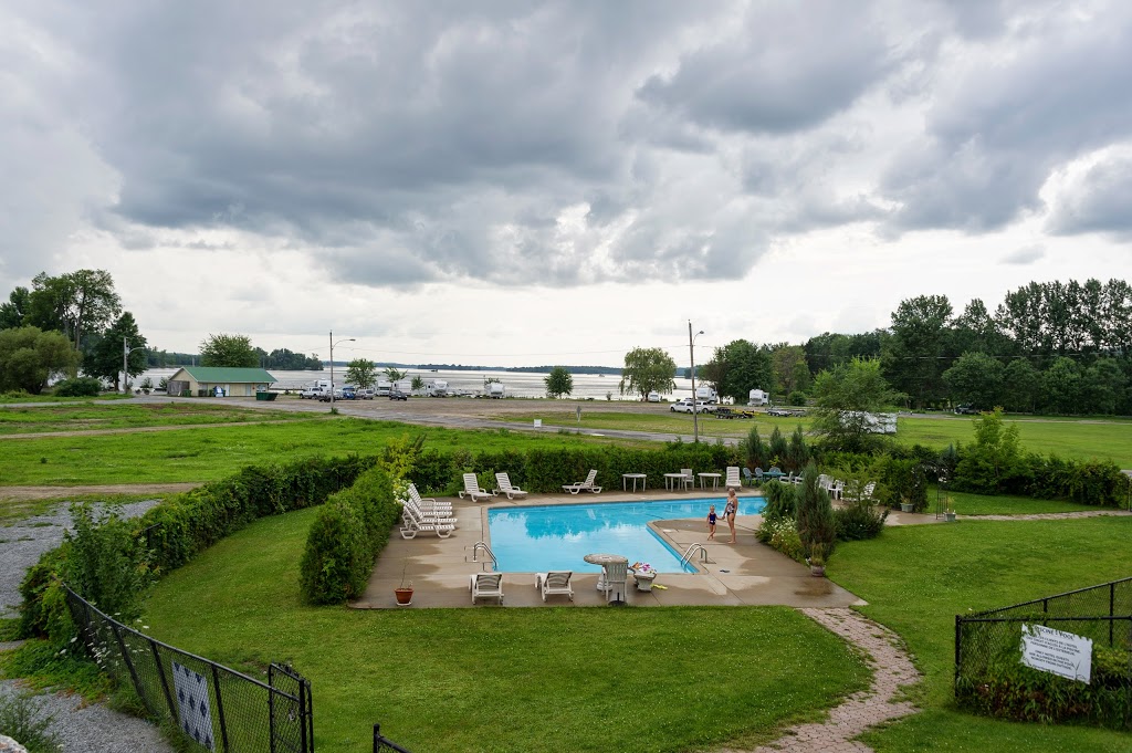 Auberge Montebello | 676 Rue Notre Dame, Montebello, QC J0V 1L0, Canada | Phone: (877) 423-0001