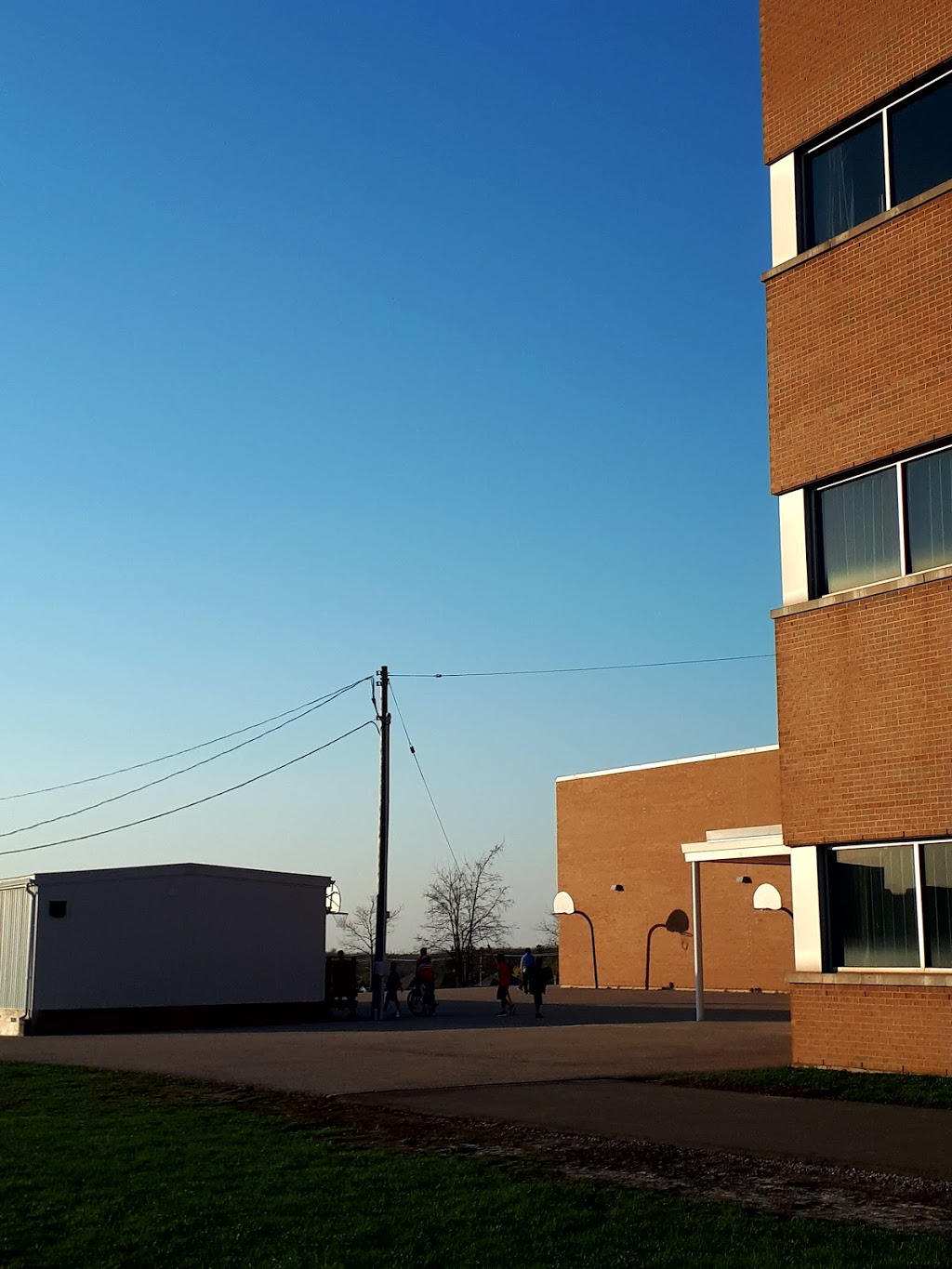 Abraham Erb Public School | 710 Laurelwood Dr, Waterloo, ON N2V 2V3, Canada | Phone: (519) 747-7694