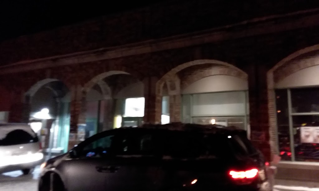 Tosh Shopping Centre | 611 Chemin de Tash, Boisbriand, QC J7E 4H4, Canada