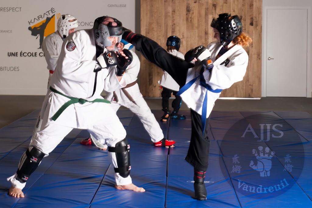Jiu Jitsu Vaudreuil | 17 Boulevard de la Cité-des-Jeunes Local 110A, Vaudreuil-Dorion, QC J7V 0N3, Canada | Phone: (514) 972-3036