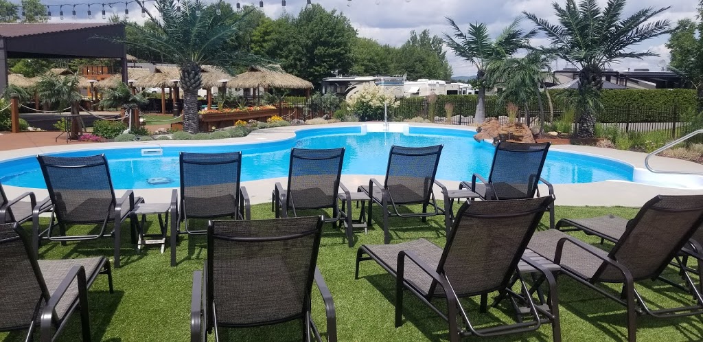 Les Terrasses Montcalm | 3945 QC-337, Sainte-Julienne, QC J0K 2T0, Canada | Phone: (450) 333-0623