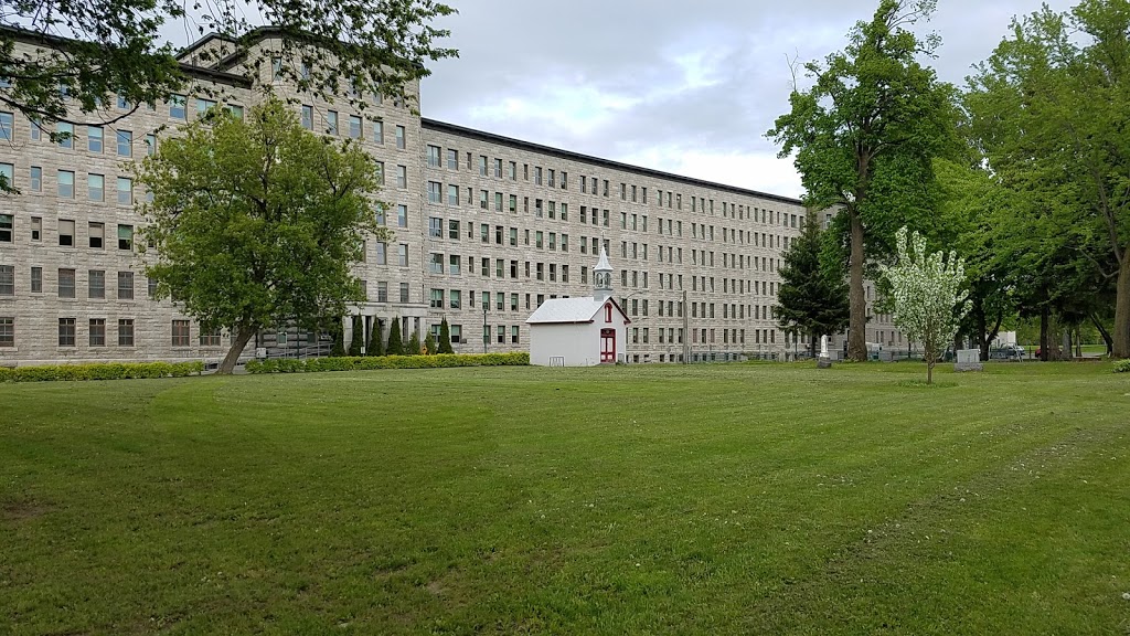 Robert Giffard Hospital Cemetery | 2601 Chemin de la Canardière, Québec, QC G1J, Canada | Phone: (581) 984-3931