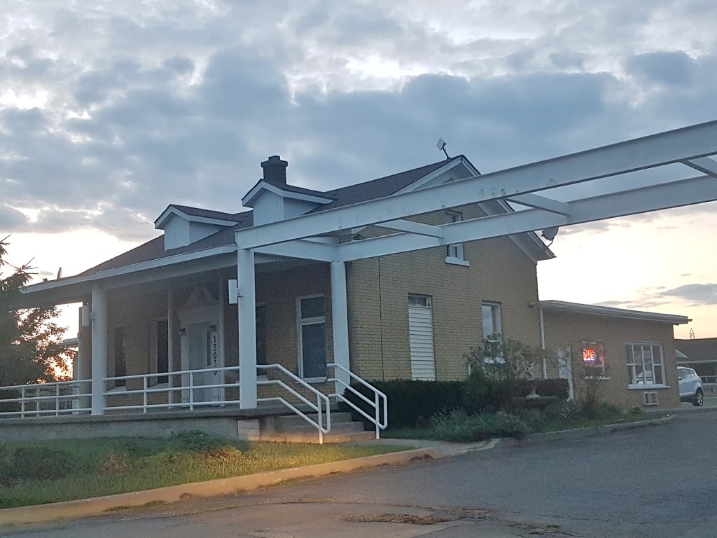 Express Inn | Lundys Ln, Niagara Falls, ON L2E 6S4, Canada | Phone: (905) 680-9595