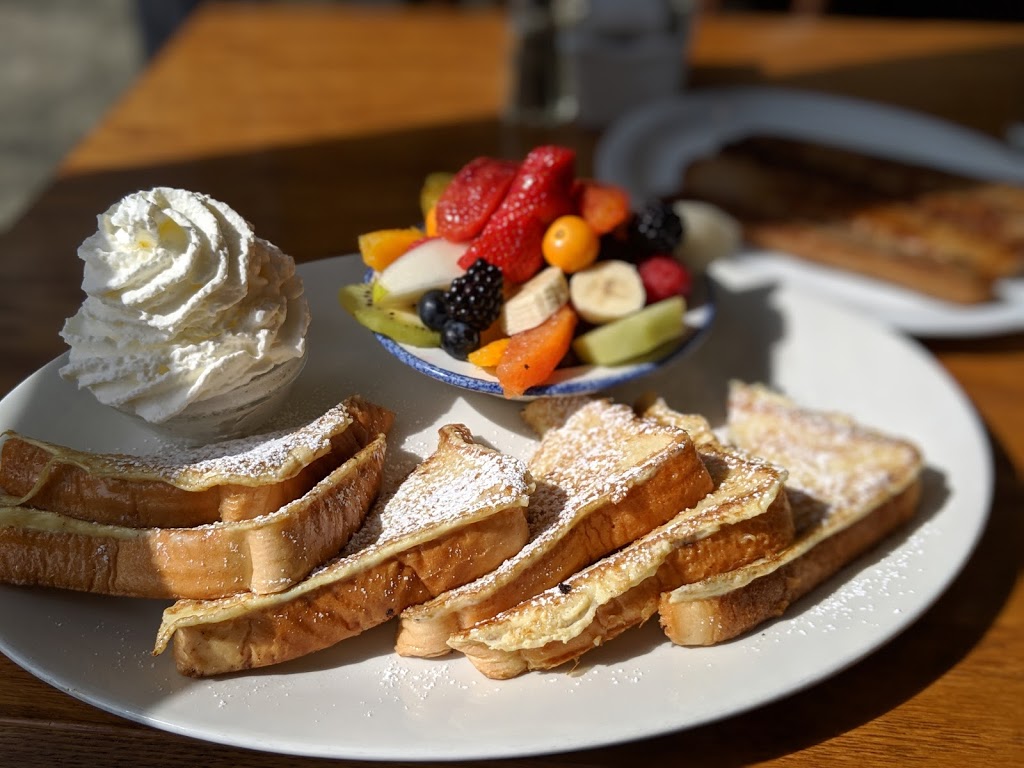 Angelinas Restaurant | 810 Quayside Dr Unit 122, New Westminster, BC V3M 6B9, Canada | Phone: (604) 520-6468