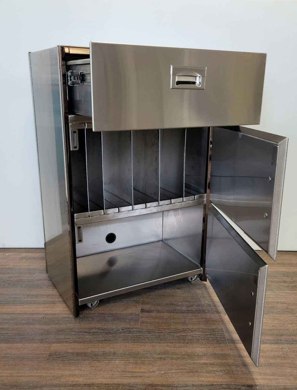 CL Custom Fabrication & Service | 1726 Mattawa Ave, Mississauga, ON L4X 1K1, Canada | Phone: (905) 897-3534