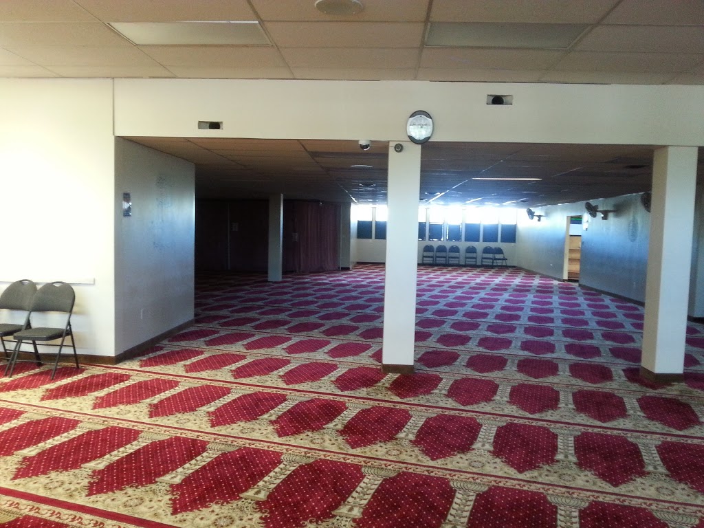 Masjid Al Omari مسجد | 6504 137 Ave NW, Edmonton, AB T5A 1R8, Canada | Phone: (780) 705-4191
