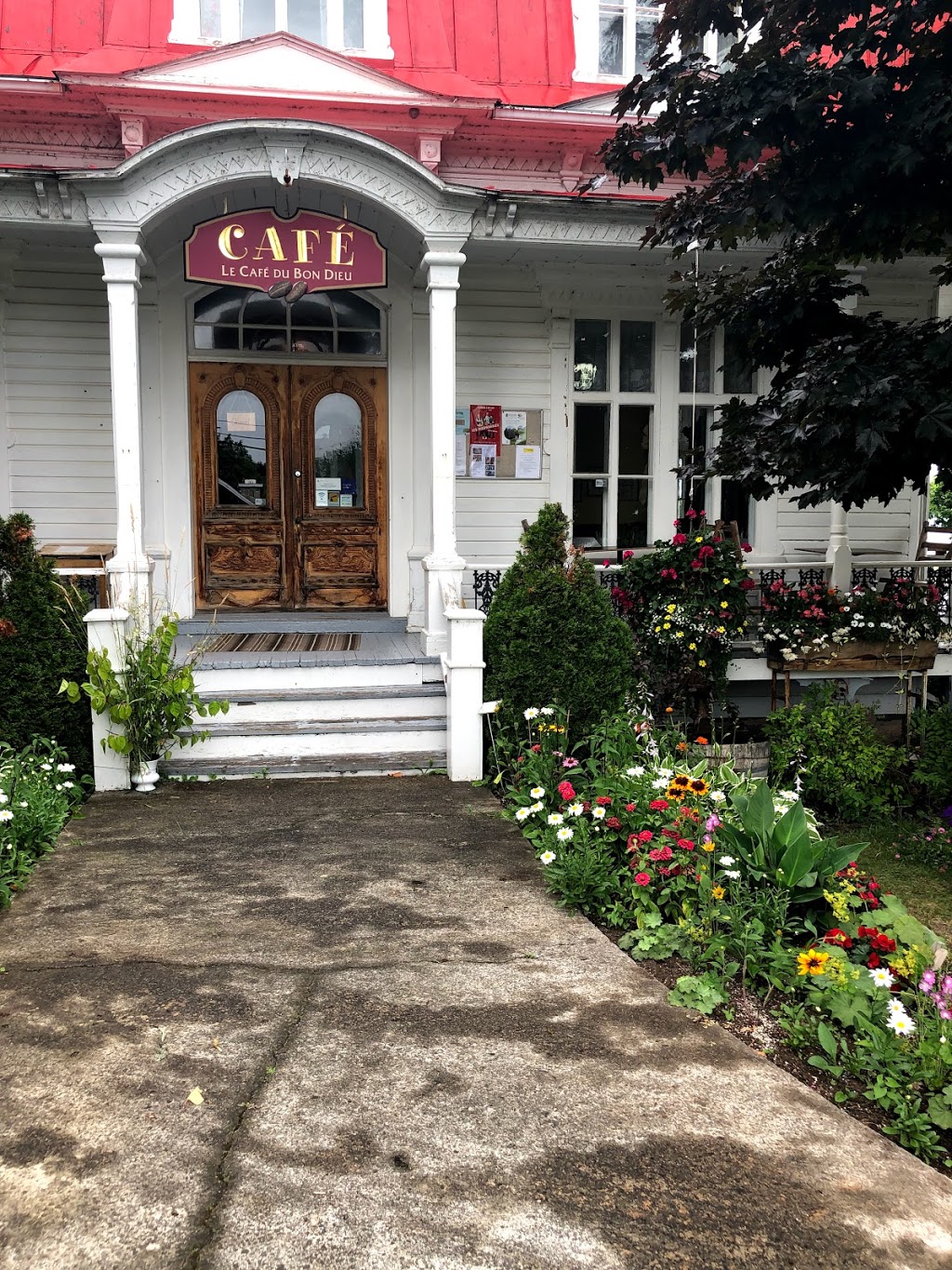 Le Café du Bon Dieu | 974 Route de la Seigneurie, Saint-Roch-des-Aulnaies, QC G0R 4E0, Canada | Phone: (418) 919-0556