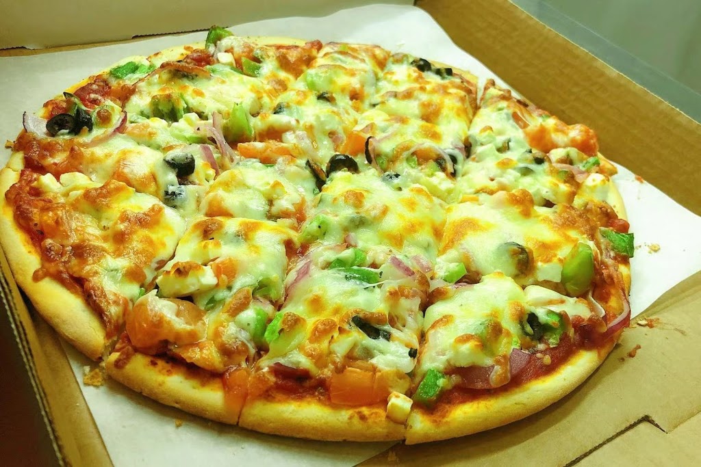 Alines Thai & Pizza | 449 Main St, Ile des Chênes, MB R0A 0T0, Canada | Phone: (204) 878-2323