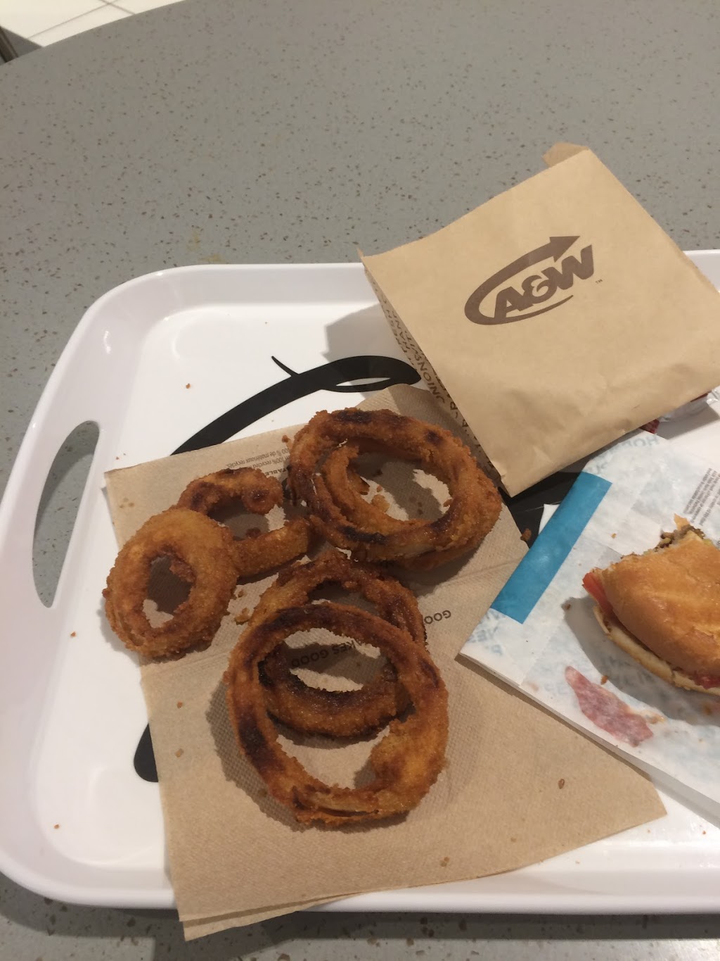 A&W Canada | 5401 Boulevard des Galeries, Québec, QC G2K 1N4, Canada | Phone: (418) 627-3820