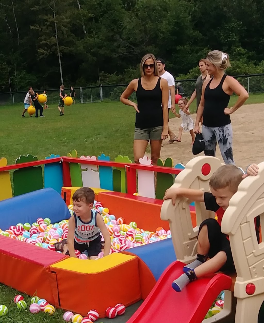 Parc Henri-Piette | 723 Chemin de Ste Anne des Lacs, Sainte-Anne-des-Lacs, QC J0R 1B0, Canada | Phone: (450) 224-2675