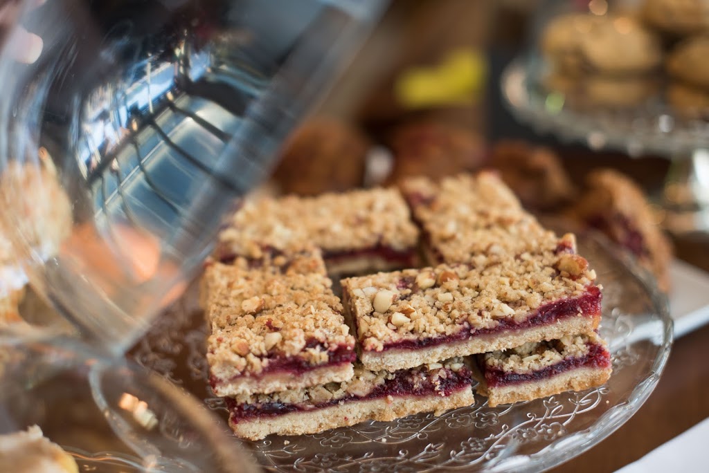 Muddy Waters Cafe | 328 Esplanade Ave, Harrison Hot Springs, BC V0M 1K0, Canada | Phone: (604) 796-5563