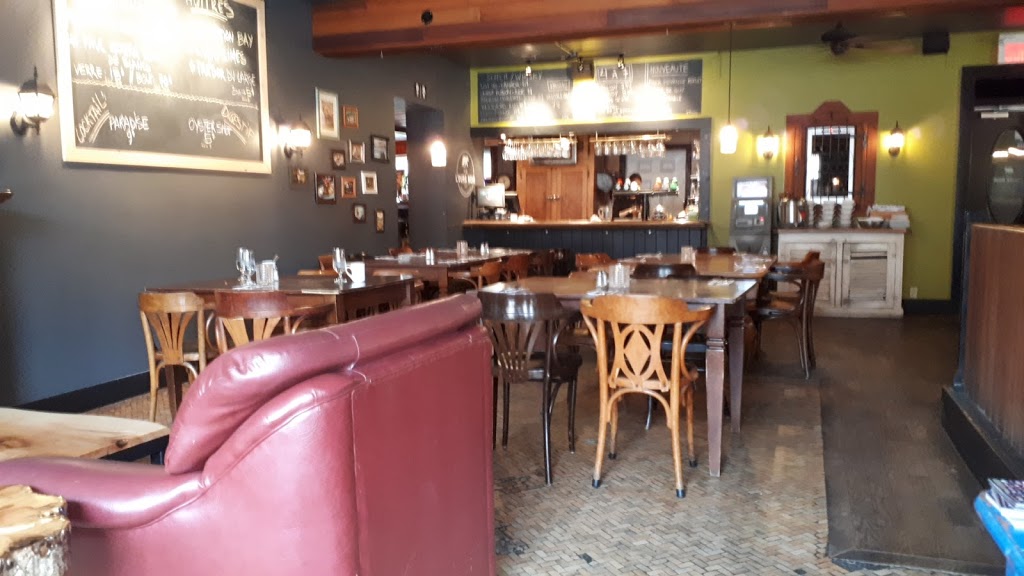 Pub LOurs Noir | 4 Rue Saint Joseph, Warwick, QC J0A 1M0, Canada | Phone: (819) 358-5108