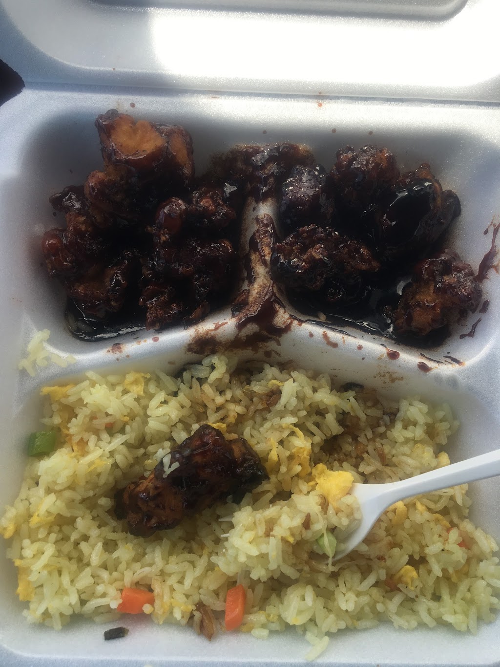 Le Chinois Plus | 1250 Brant St #4, Burlington, ON L7P 1X8, Canada | Phone: (905) 331-0033