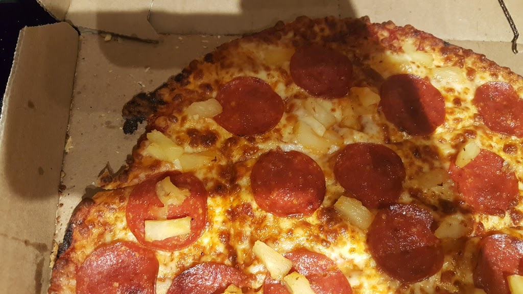 Dominos Kingsbridge | 20 Kingsbridge Garden Cir Unit #1A, Mississauga, ON L5R 3K7, Canada | Phone: (905) 270-3030