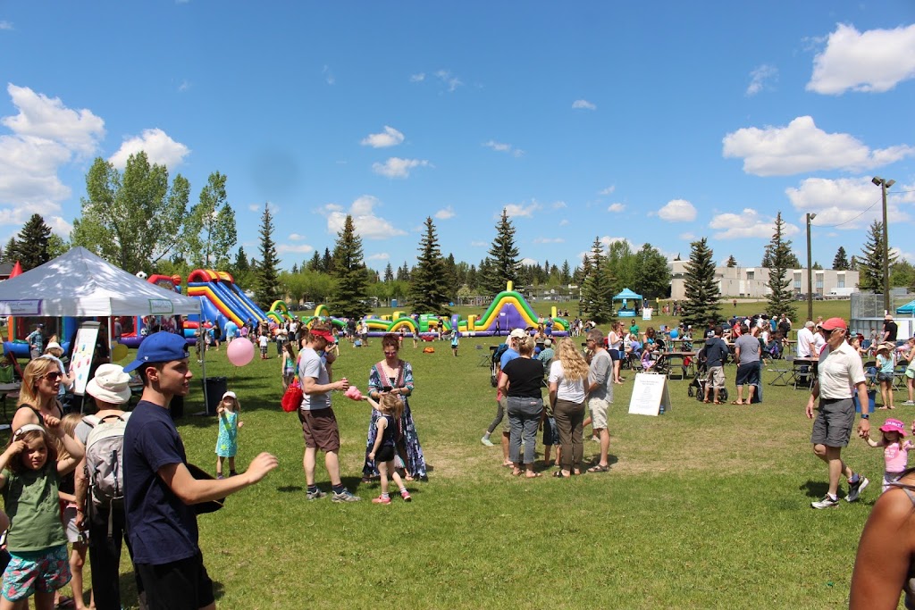 Lakeview Apartments | 5320 Lakeview Dr SW, Calgary, AB T3E 6L5, Canada | Phone: (403) 531-9129