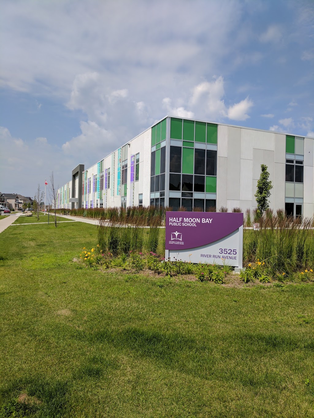 Half Moon Bay Public School | 3525 River Run Ave, Ottawa, ON K2J 6E2, Canada | Phone: (613) 692-5454