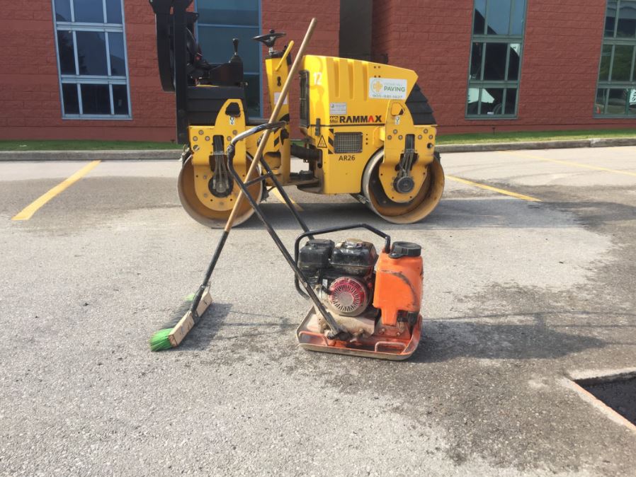 Cedar Hill Paving Ltd | 4 Cedar Ave, Thornhill, ON L3T 3V9, Canada | Phone: (905) 881-1827