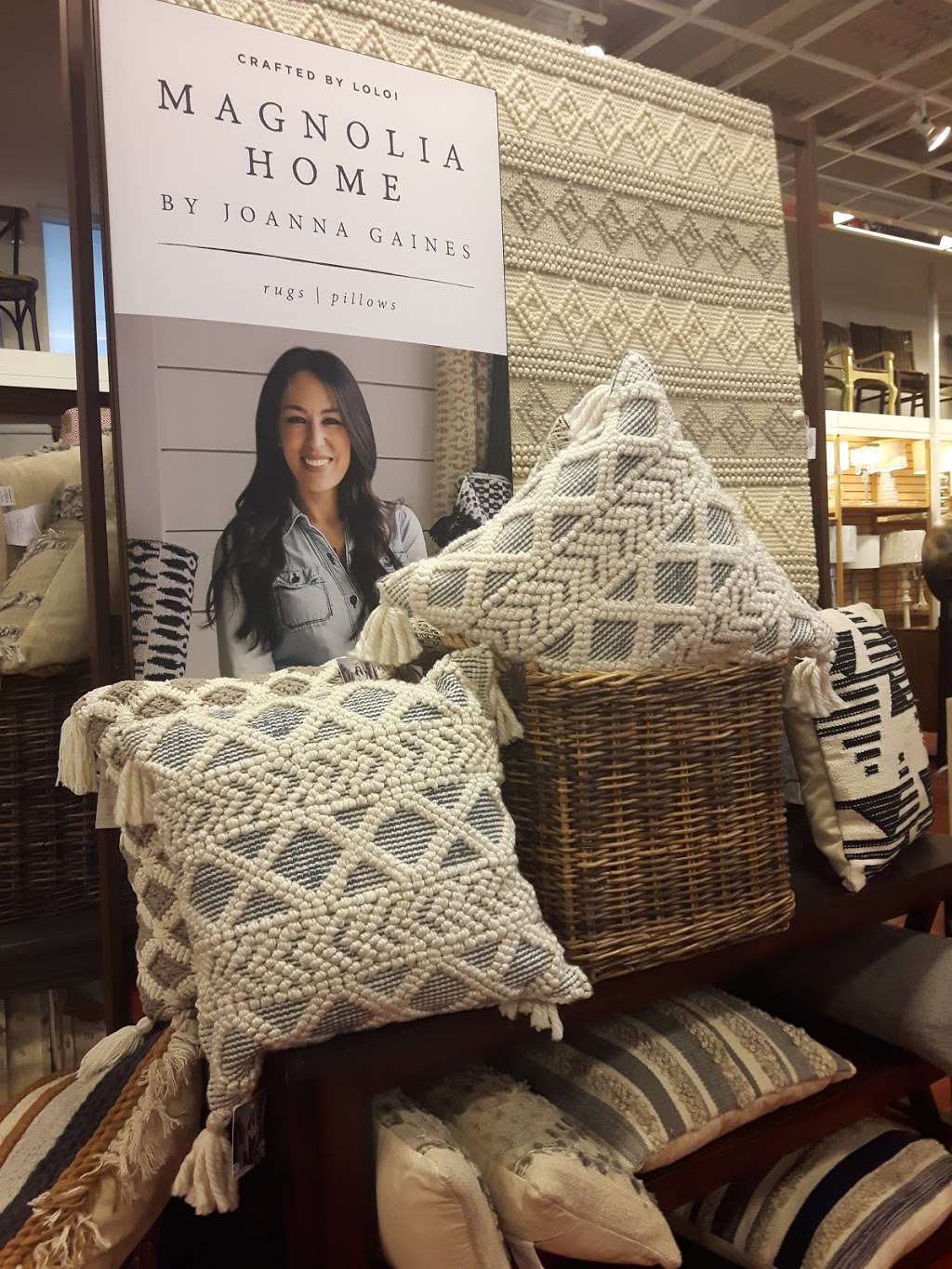 Pier 1 | 200-303 Shawville Blvd SE, Calgary, AB T2Y 3W6, Canada | Phone: (403) 256-8769