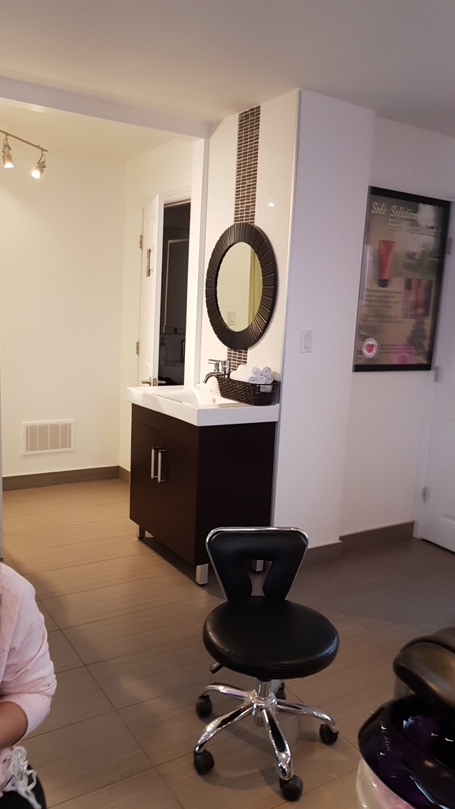 Tranquil Moments Nails & Spa | 9234 Mississauga Rd, Brampton, ON L6X 0Z4, Canada | Phone: (647) 500-9500