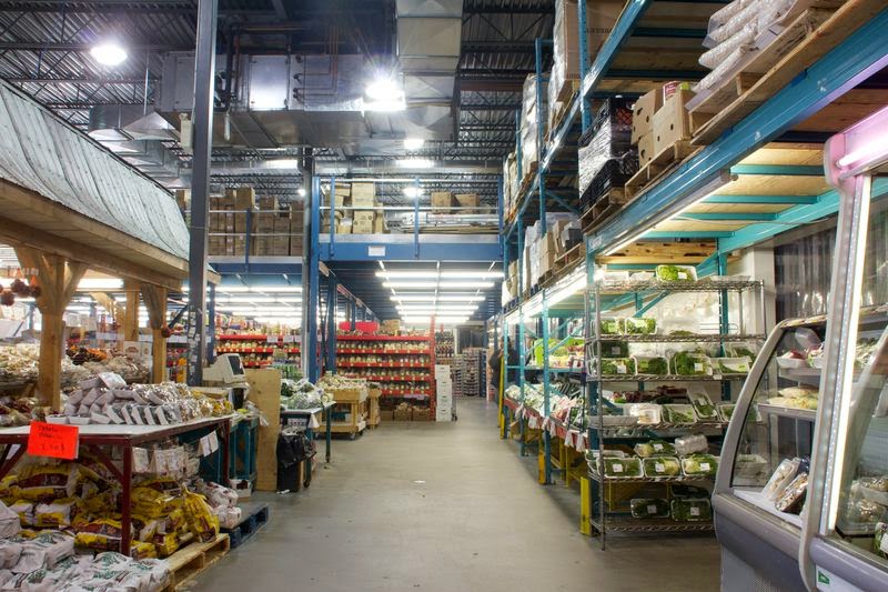 S.Bourassa Tremblant market | 1109 Rue de St Jovite, Mont-Tremblant, QC J0T 1Z0, Canada | Phone: (819) 425-9009