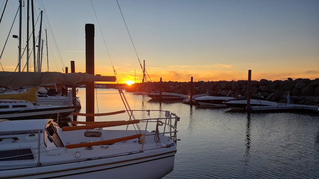 Pointe du Chêne Yacht Club | 25 Pointe-du-Chêne Wharf Rd, Pointe-du-Chêne, NB E4P 4V7, Canada | Phone: (506) 532-6800