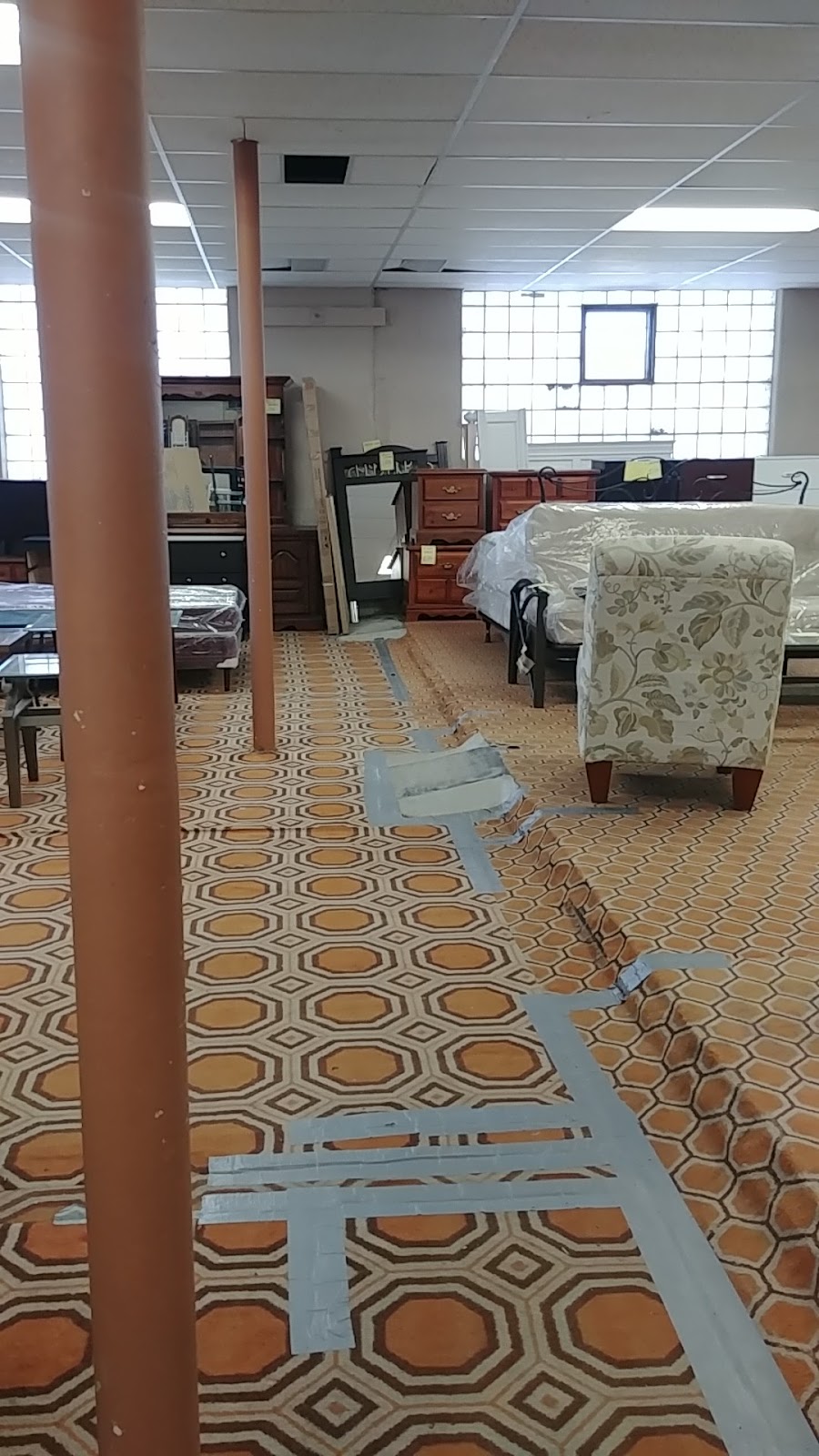 Gills New & Used Furniture & Appliances Warehouse | 121 Salter St, Winnipeg, MB R2W 4J8, Canada | Phone: (204) 582-8726