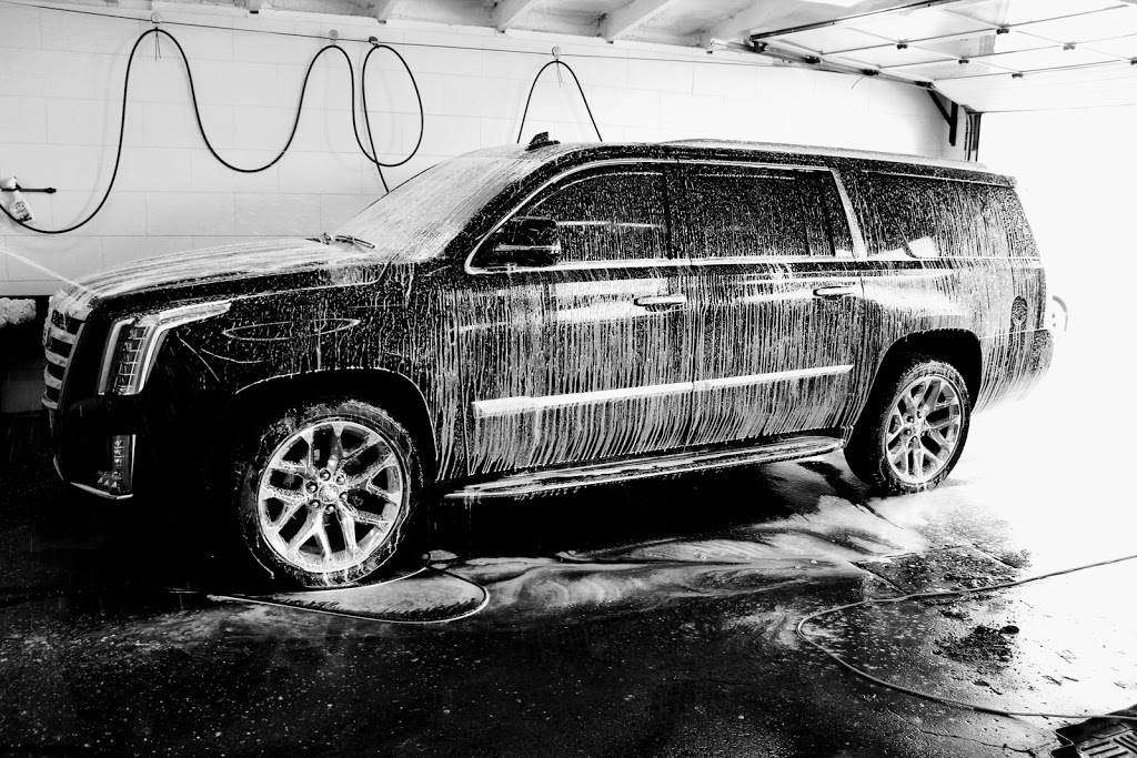 Lave Auto Royal DELUXE | car wash | 699 Boulevard Sainte-Rose, Laval, QC H7R 1R6, Canada | 5819846067 OR +1 581-984-6067