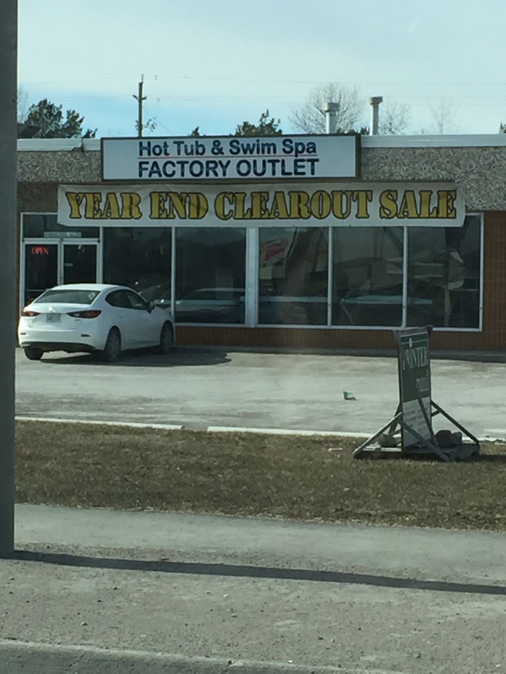 The Hot Tub People | 494 The Parkway, Peterborough, ON K9J 7L9, Canada | Phone: (705) 768-8827