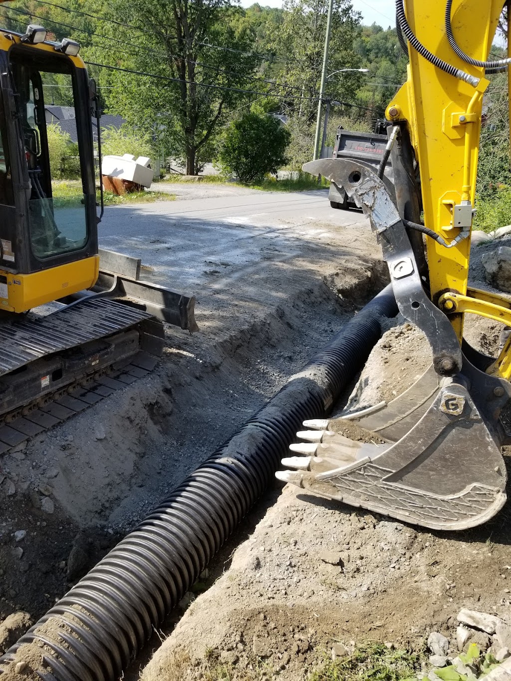 Maillé Excavation | 825 Ch des Hauteurs, Saint-Hippolyte, QC J8A 1J2, Canada | Phone: (450) 224-5282