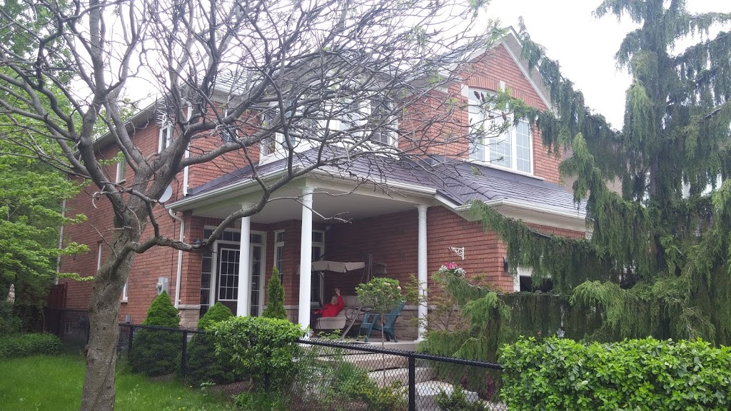 Iona Park | 1 Iona Ct, Whitby, ON L1R 2R3, Canada