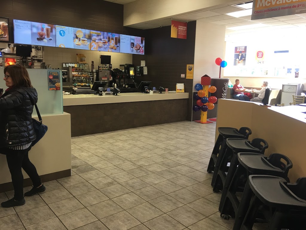 McDonalds | 3050 Autoroute Félix-Leclerc, Vaudreuil-Dorion, QC J7V 0H1, Canada | Phone: (450) 424-4059