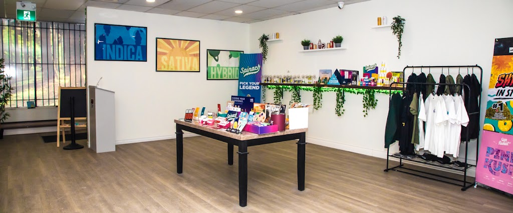 Green King Cannabis | 236 Governors Rd, Dundas, ON L9H 3K2, Canada | Phone: (289) 456-0212