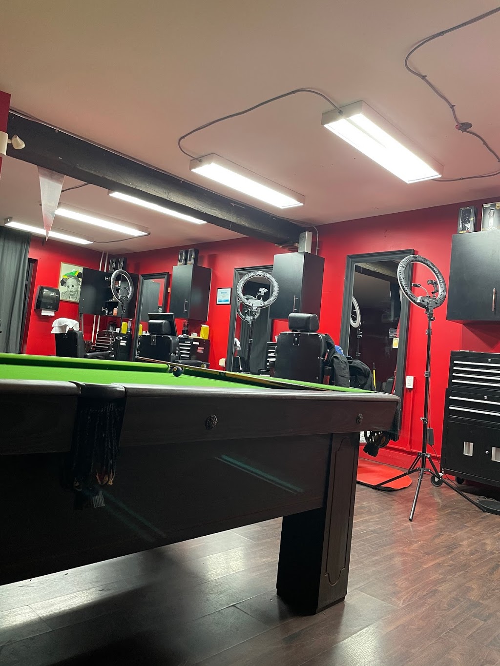 Omar Williams Barber Shop | 11 Macdonell St, Guelph, ON N1H 2Z4, Canada | Phone: (226) 979-8891