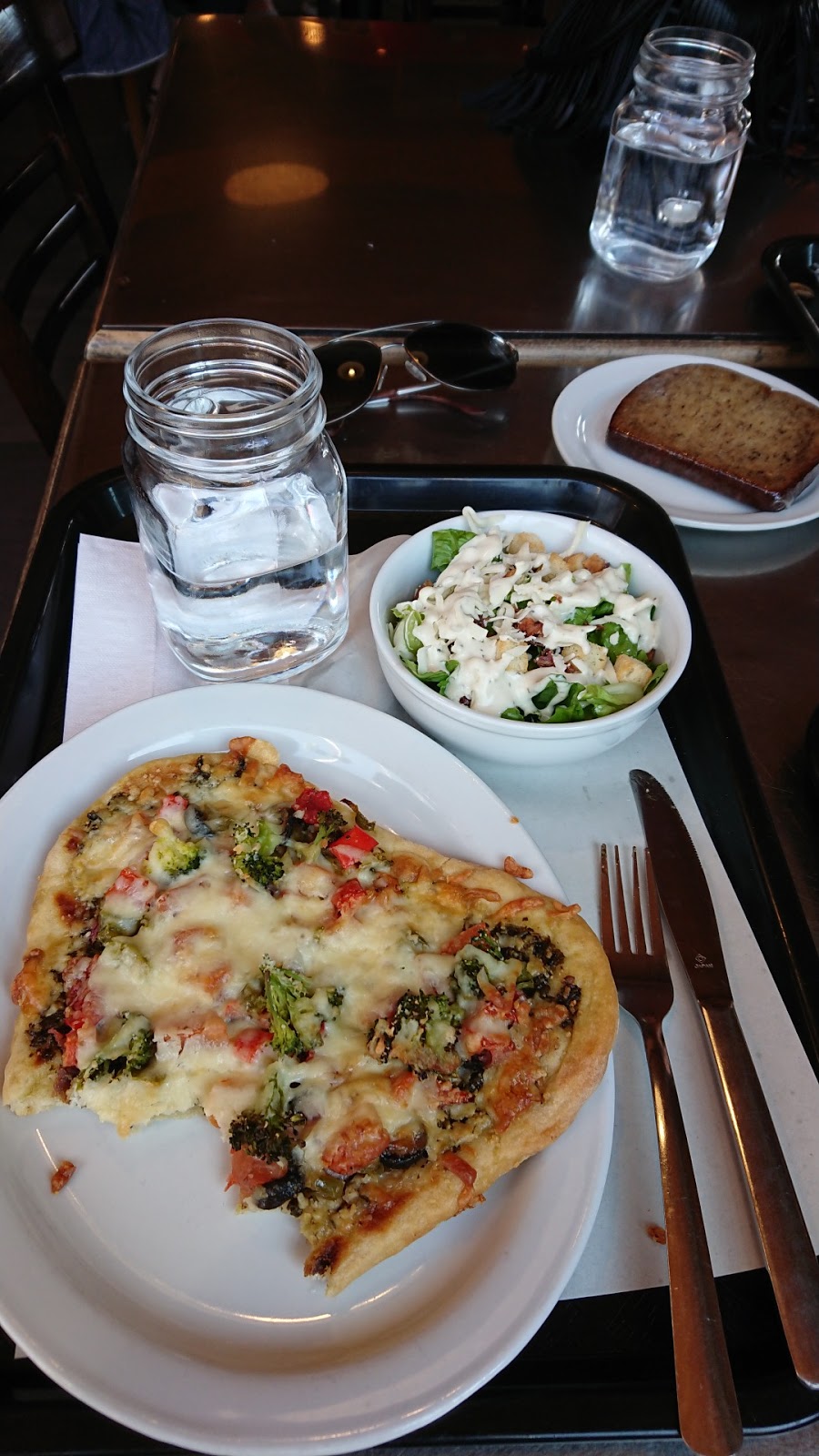 Café du Marché | 1226 Rue Principale, Saint-Étienne-des-Grès, QC G0X 2P0, Canada | Phone: (819) 655-0344