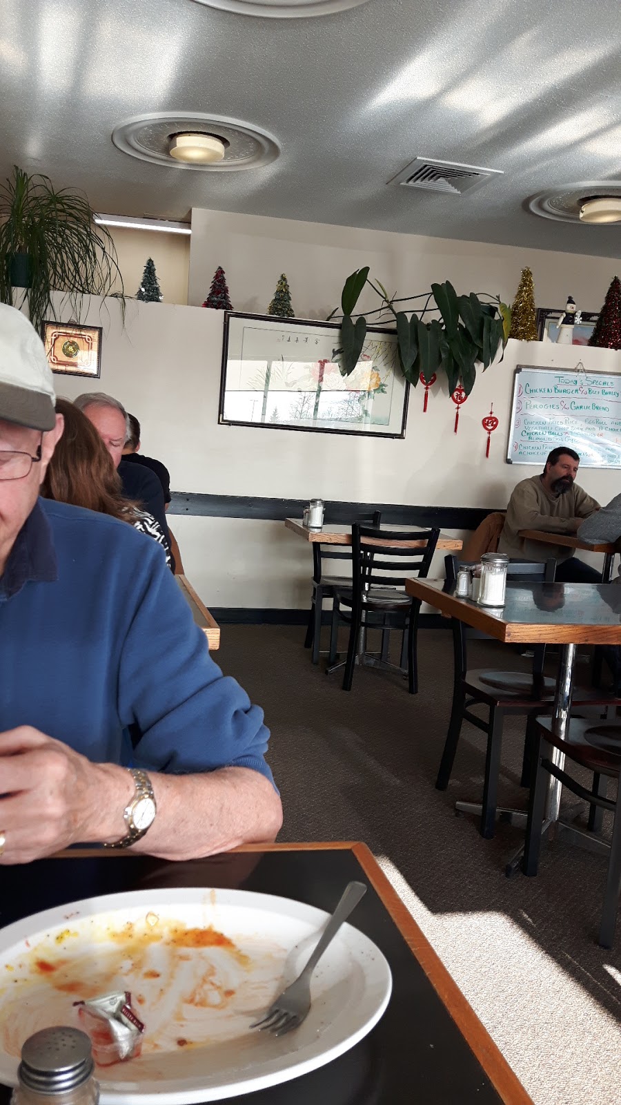 Reises Restaurant | 2354 Maley Dr, Garson, ON P3L 1P7, Canada | Phone: (705) 560-5051
