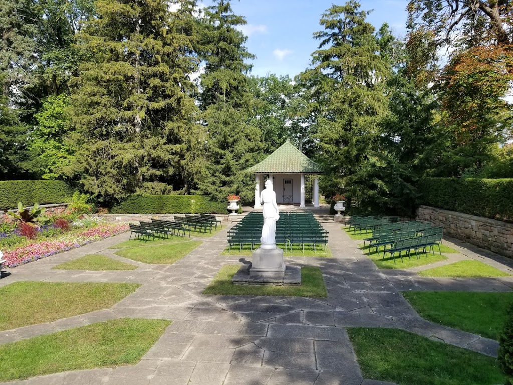 Parkwood Estate | 270 Simcoe St N, Oshawa, ON L1G 4T5, Canada | Phone: (905) 433-4311
