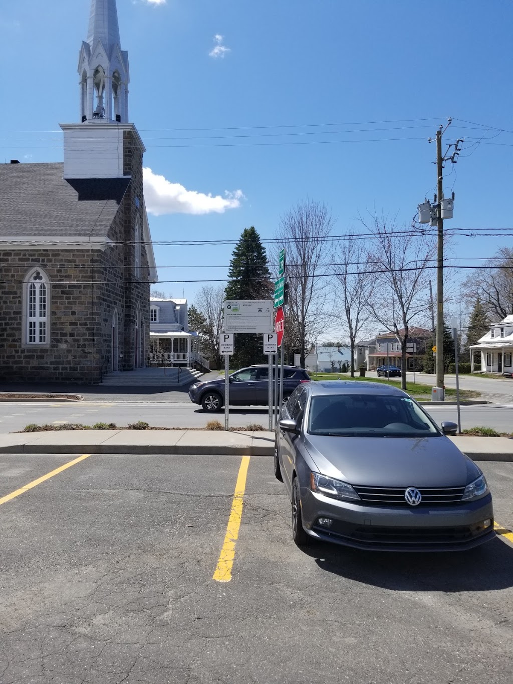 Stationnement incitatif Wickham | 864 Rue Principale, Wickham, QC J0C 1S0, Canada | Phone: (819) 475-1048