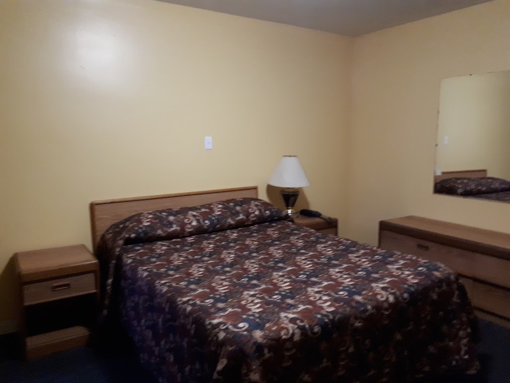 Motel St-Jacques | 1980 Westmore Ave, Montreal, QC H4B 1Z3, Canada | Phone: (514) 489-8611