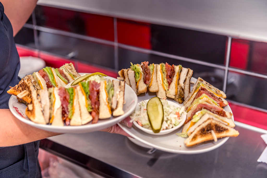 Wimpy’s Diner | 8473 Regional Rd 25, Milton, ON L9T 2X7, Canada | Phone: (905) 876-8886