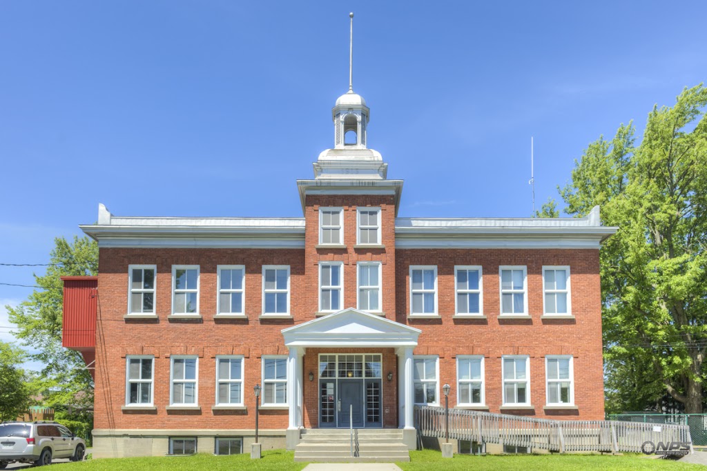 Bibliothèque L`Amitié | 5785 Boulevard Frontenac E, Thetford Mines, QC G6H 4H9, Canada | Phone: (418) 332-4548