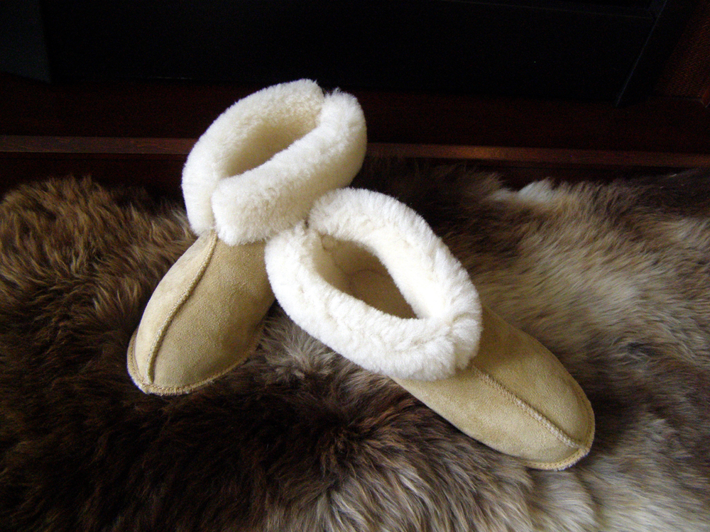 Sunshine Coast Slipper Factory | 5655 Cowrie St, Sechelt, BC V0N 3A0, Canada | Phone: (800) 499-1636